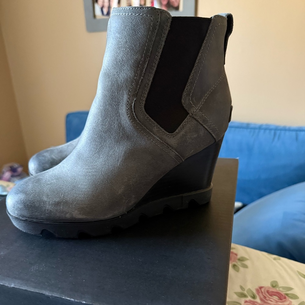 Sorel Joan Uptown Chelsea Boots - Quarry Gray - Picture 3 of 9